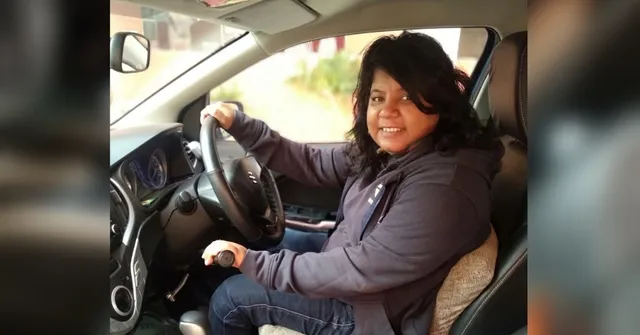 Meet the Polio-Affected IIM Professor Who Teaches Driving to the Differently-Abled!