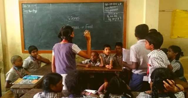IIT Grad Gives Up Rs 21 Lakh/Year Job, Starts Initiative That Could Revolutionise India's Education!