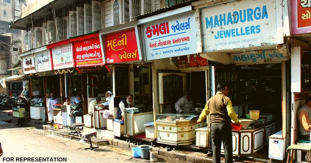 In a First, Gujarat Passes Landmark Bill to Let Shops & Malls Remain Open 24x7