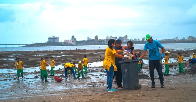 How 5000 Citizens Came Together to Clean up Nearly 20 Tonnes of Mumbai's Trash