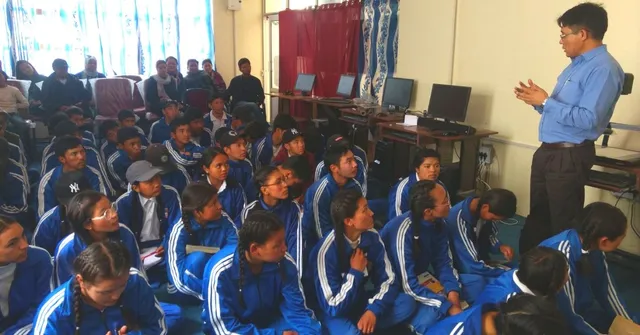 Ladakh's First ISRO Scientist Helps 700+ Village Kids Study in India's Best Colleges!