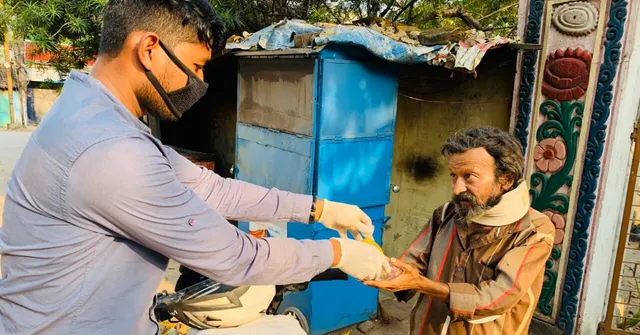 IRS Officers Across Two States Come Together To Feed 12000+ Migrants in Bengaluru