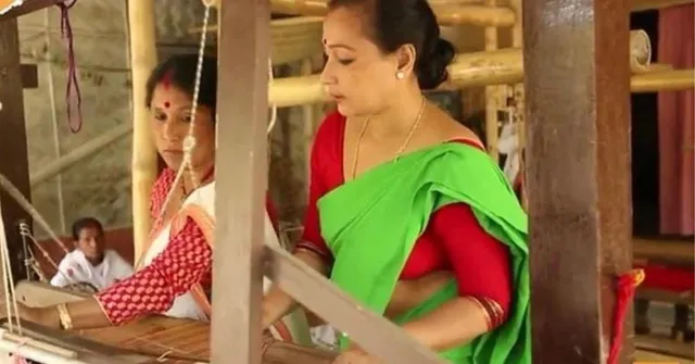 That Plastic Litter on the Streets? Kaziranga Woman Is Turning It Into Traditional Handloom