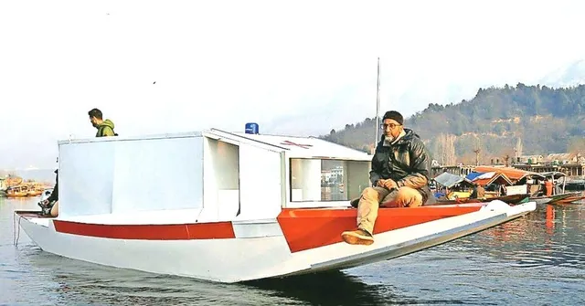 After Testing COVID-19 Positive, Man Makes Srinagar's First 'Shikara Ambulance'
