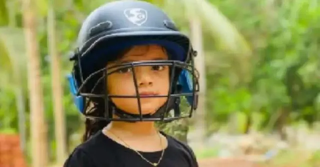 Meet the Little Star Who Wowed Mithali Raj & Anand Mahindra With Her Batting!