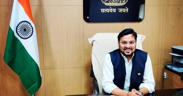 Amid Covid Lockdown: 700 Struggling UPSC Aspirants Found Their Hero in This IRS Officer