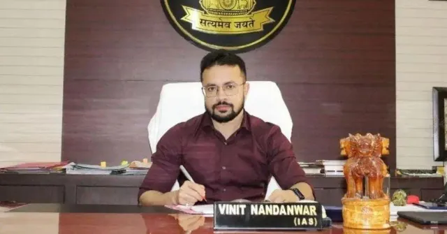 IAS Officer's 'Second Chance' Is Helping Bastar's Tribal Students Clear NEET & JEE