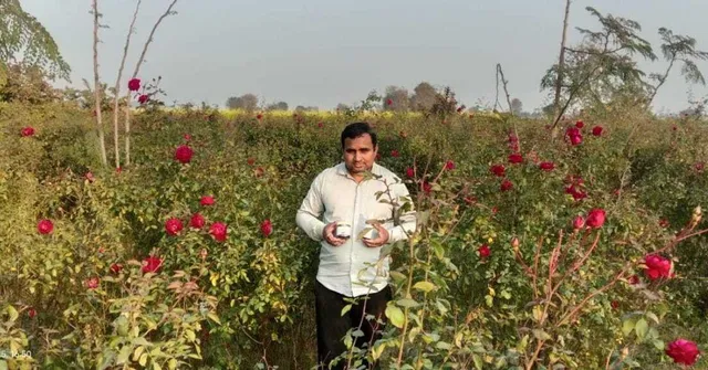This Security Guard Quit His Job To Run a Thriving Rose Farming Biz, Earns Rs 50K/Month