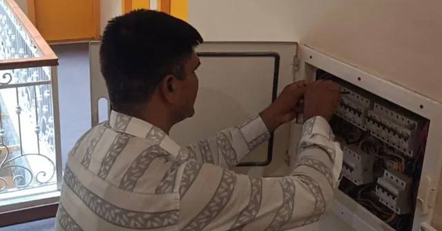 This Engineer’s Smart Device Cuts Power Wastage by 23%, Saves Lakhs in Bills