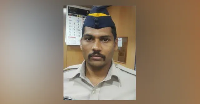 मुंबई पुलिस के इस जांबाज़ हवलदार ने नंगे पाँव पहाड़ चढ़ कर बचाई एक शख्स की जान!