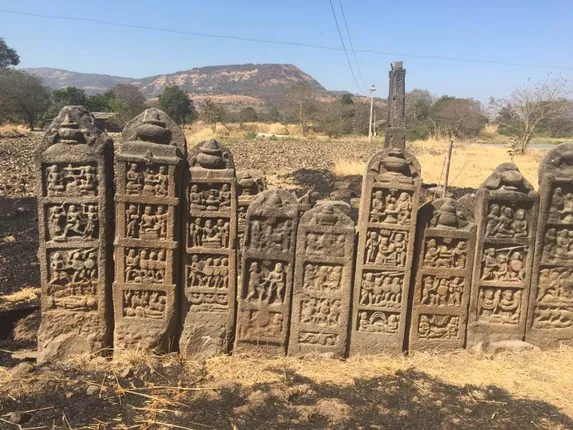 पुणे के ये युवक हर संभव प्रयास कर बचा रहे हैं वीर शहीदों की विरासत!