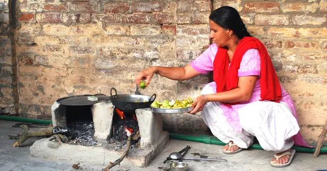 अब हाउसवाइफ को बेरोजगार नहीं समझा जाएगा; सरकार करेगी उनके काम के मूल्य का आंकलन!