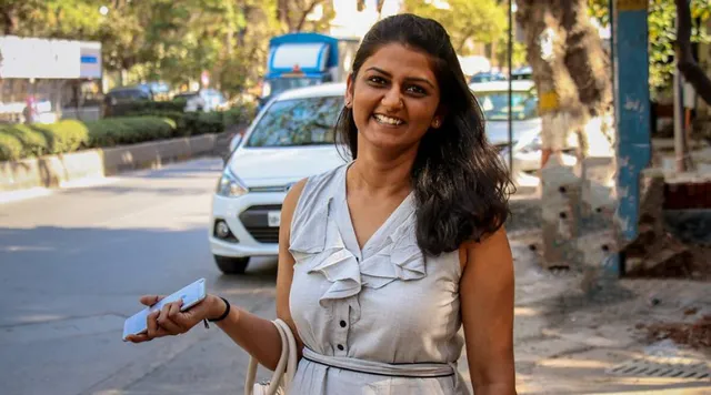 "अपने काम के साथ अपनी राह बनाते रहो और इस राह में दूसरों की मदद करना मत भूलो!"