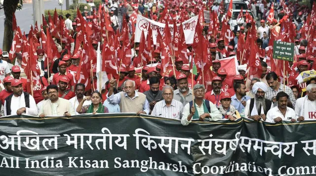 किसान आंदोलन: दिल्ली के गुरुद्वारों ने खोले किसानों के लिए अपने दरवाज़ें!