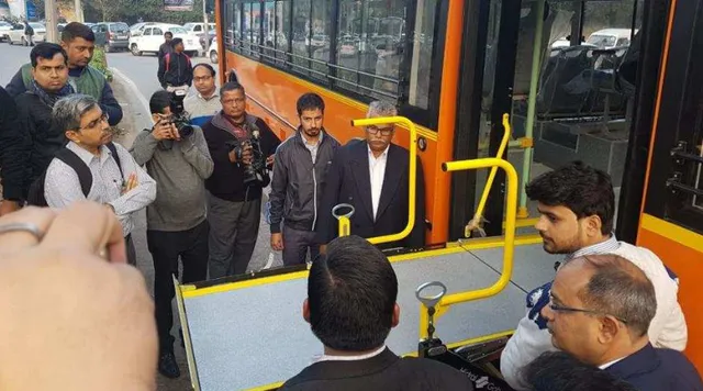 दिल्ली सरकार का अहम फ़ैसला, अक्टूबर तक चलाई जाएँगी दिव्यांगों के अनुकूल 1,000 बसें!