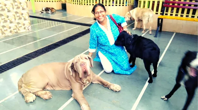 बचपन से था मासूम कुत्ते को न बचा पाने का दर्द; आज कर चुकी हैं एक लाख से ज़्यादा जानवरों की मदद!