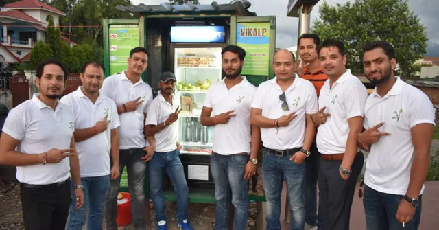 देहरादून: सात दोस्तों ने मिलकर लगाया जनता फ्रिज, मिटाते हैं गरीबों की भूख, प्यास!