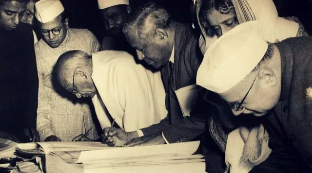 आधुनिक भारत की नींव बने 9 अलग देशों के संविधान!