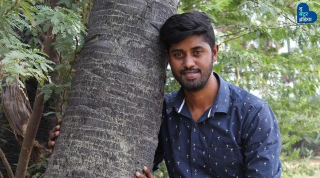 छुट्टी वाले दिन लगाते हैं ताड़ के पौधे, इनके लगाए एक लाख पौधे अब बन चुके हैं पेड़!