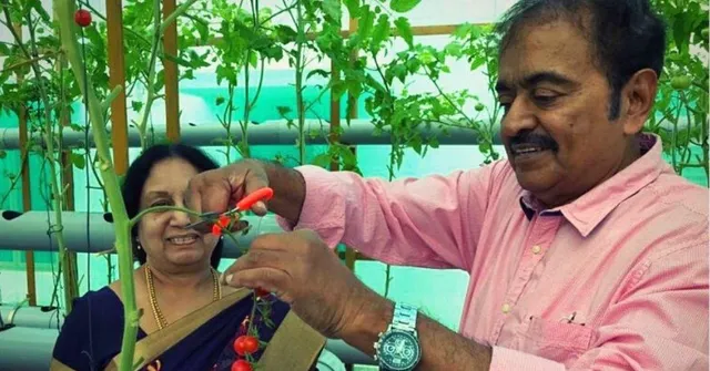 ‘फ्लोटिंग’ टेरेस फार्म में 20 से ज़्यादा तरह की फल और सब्जियां उगा रहा है मदुरई का यह शख्स!