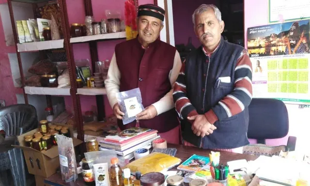 उत्तराखंड किसान: खुबानी, मशरूम की खेती और प्रोसेसिंग से सालाना टर्नओवर हुआ रु. 25 लाख