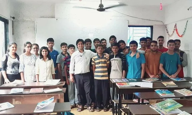 गरीब छात्रों के लिए 4 दोस्तों ने शुरू की फ्री ऑनलाइन क्लास, 120 बच्चों ने पास की JEE
