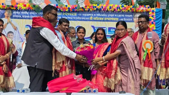 Bir-birini ushlab turgan ikki sikning porno surati