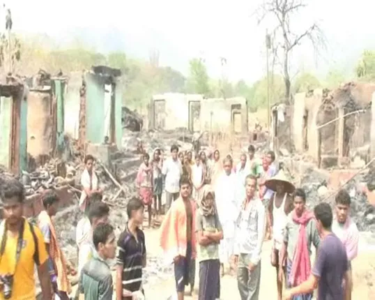 ନିଆଁର କୋପରେ ଜଳିଗଲା ପୁରା ଗାଁ