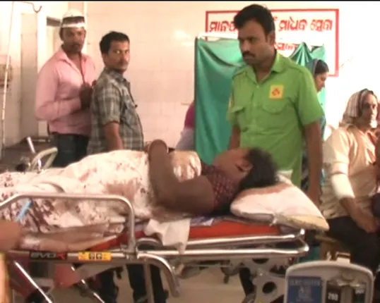 ନୟାଗଡ ଦୁର୍ଗାବଜାରରେ ବୋମାମାଡ : ଜଣେ  ମୃତ, ୩ ଗୁରୁତର