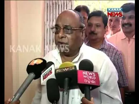 ଦମ୍ଭ ଦେଖାଉଛନ୍ତି ଦାମ