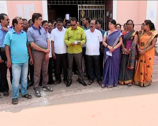 ଯୁକ୍ତ ୨ ମୂଲ୍ୟାୟନ ବର୍ଜନ ପ୍ରସଙ୍ଗ: ଆସନ୍ତାକାଲି ଠାରୁ ମୂଲ୍ୟାୟନରେ ସହଯୋଗ କରିବେ ଅଧ୍ୟାପକ