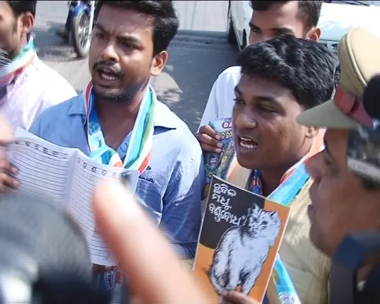 cêLýcªúuê IWò@û gòLûAaû C\ýc: ^aú^ ^òaûiKê ]ùiA _giê[òaû ùaùk QûZâ KõùMâi ibû_Zòu iùcZ 5 Mòe`