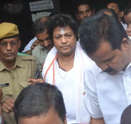 କୋର୍ଟରେ ହାଜରେ ହେଲେ ସାରଥୀ ବାବା । ଚାର୍ଜଫ୍ରେମ୍ ଦାଖଲ କରିବ କ୍ରାଇମବ୍ରାଞ୍ଚ ।