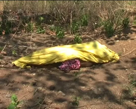 ଅନ୍ଧବିଶ୍ୱାସର ଅନ୍ଧାରଗଳି : ରୋଗରୁ ମୁକ୍ତି ପାଇଁ ହାତ କାଟି ଶ୍ମଶାନରେ ଗୁହାରି ପଡିଲେ ବିଜ୍ଞାନ ଛାତ୍ର