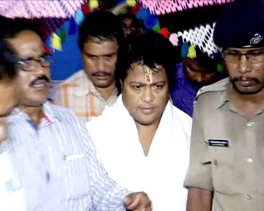 ସାରଥୀ ସାମ୍ବାଦିକ ଓ ସମ୍ପର୍କ