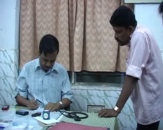 ଆୟୁଷ ଡାକ୍ତରଙ୍କ ଏଲୋପାଥିକ୍  ପ୍ରାକ୍ଟିସକୁ ନେଇ ପ୍ରଶ୍ନ