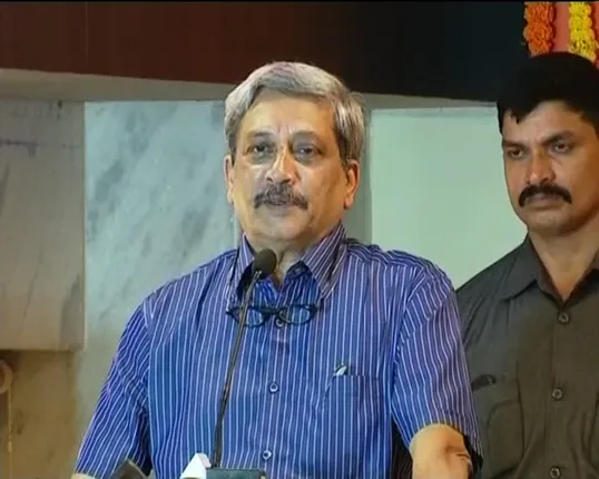 ରାଜ୍ୟ ସରକାରଙ୍କୁ ପ୍ରତିରକ୍ଷା ମନ୍ତ୍ରୀ ମନୋହର ପାରିକରଙ୍କ ଖୋଲା ଚ୍ୟାଲେଂଜ : ‘ଦମ୍ ଅଛି ମୋତେ ସାମ୍ନା କର’