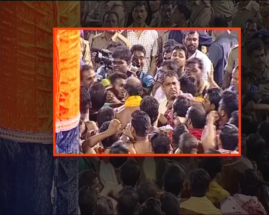 ନୀଳାଦ୍ରି ବିଜେ ସମୟରେ ଧସ୍ତାଧସ୍ତି : ସେବାୟତଙ୍କ ଗୁଣ୍ଡାଗିରିରୁ ବାଦ ପଡିଲେନି ସାମ୍ବାଦିକ