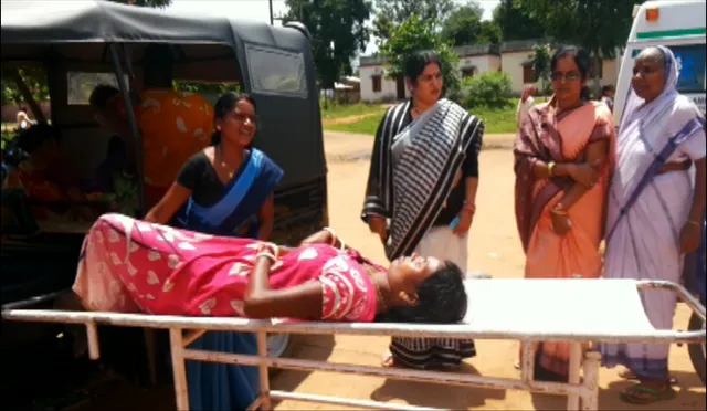 ନବରଙ୍ଗପୁରର  କରୁଣ ଚିତ୍ର : ଆସିଲାନି ଆମ୍ବୁଲାନ୍ସ ଅଟୋରେ ଗଲେ ପ୍ରସୂତି