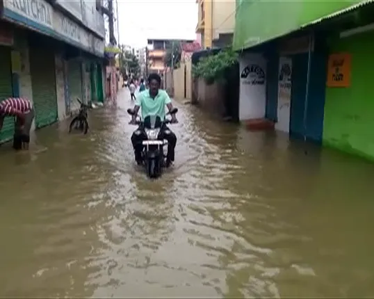 ଲଗାଣ ବର୍ଷାରେ ବେହାଲ ସମ୍ବଲପୁର : ଜନଜୀବନ ଅସ୍ତବ୍ୟସ୍ତ