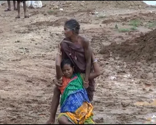 ରାଜ୍ୟ ସରକାରଙ୍କ ମମତା ଯୋଜନାକୁ ଧକ୍କା : ଆସିଲାନି ଆମ୍ବୁଲାନ୍ସ , ରାସ୍ତାରେ ଛଟପଟ ପ୍ରସୂତି