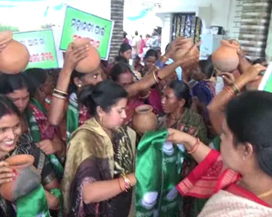 ମହାନଦୀ ଜଳ ବିବାଦ ପ୍ରସଙ୍ଗ : ପଶ୍ଚିମ ଓଡିଶାରେ ୬ଟି ଜିଲ୍ଲାରେ ବିଜେଡି କଳସ ଶୋଭାଯାତ୍ରା