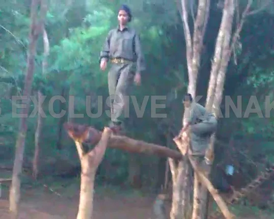 ଗମ୍ଭୀରି ଘରୁ ଗରିଲା ଯୁଦ୍ଧ ! ଲାଲଗଡରେ ମହିଳା ମାଓବାଦୀ ନେଉଛନ୍ତି କମାଣ୍ଡୋ ଟ୍ରେନିଂ