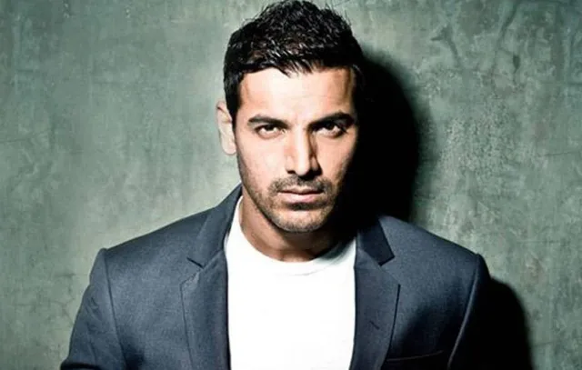 ସେଲଫି ବଦଳରେ ଚାପୁଡା : କାହିଁକି ରାଗିଲେ କୁଲ୍ ବୟ