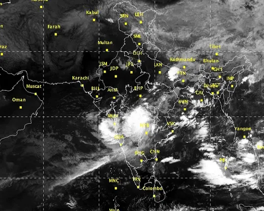ୱେଲ ମାର୍କରେ ପରିଣତ ହେଲା ଲଘୁଚାପ : ୭୨ ଘଂଟା ଭିତରେ ଆଭ୍ୟନ୍ତରୀଣ ଓଡ଼ିଶାରେ ପ୍ରବଳରୁ ଅତି ପ୍ରବଳ ବର୍ଷ ସମ୍ଭାବନା