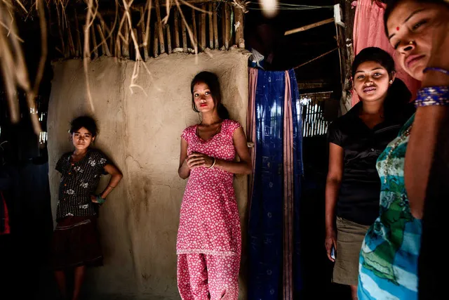 ପ୍ରଥା ଆଳରେ ଝିଅଙ୍କୁ ବିକାଯାଏ ହାଟରେ : ୧୦ଟଙ୍କାରୁ ୧୦୦ଟଙ୍କା ଷ୍ଟାମ୍ପ ପେପରରେ ହୁଏ ମୂଲଚାଲ