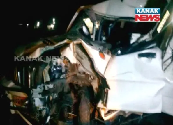 ବାଲେଶ୍ୱର ସିମୁଳିଆରେ ମର୍ମନ୍ତୁଦ ଦୁର୍ଘଟଣା : ଘଟଣାସ୍ଥଳରେ ଦମ୍ପତି ମୃତ, ୬ ଆହତ