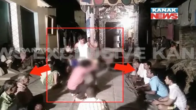 ଗଡଜାତରେ ପ୍ରଜାକୋର୍ଟ : ସ୍ତ୍ରୀ ସାମ୍ନାରେ ଶିକ୍ଷକଙ୍କୁ ଶାସ୍ତି ଦେଲେ ଗାଁ ଲୋକେ