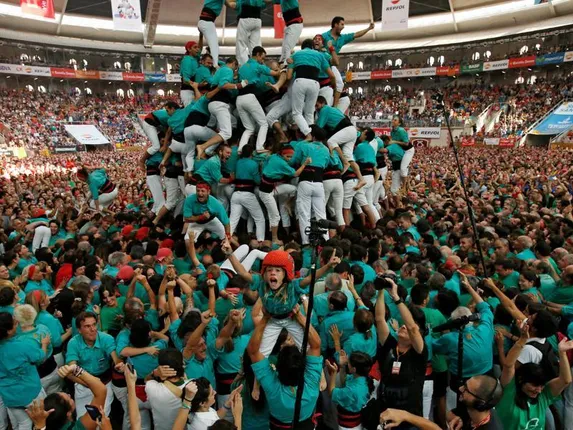 ଦରିଆପାରିରେ ଦହିହାଣ୍ଡି ଉତ୍ସବ : ଚର୍ଚ୍ଚାରେ ମାନବ ପିରାମିଡ