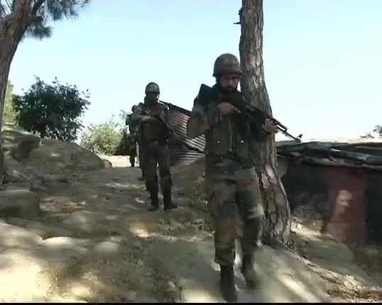 ପୁଣି ଜମ୍ମୁ କଶ୍ମୀରର ପମ୍ପୋରରେ ଆତଙ୍କବାଦୀ ହମଲା : ଇଡିଆଇ ବିଲଡିଂ ଭିତରେ ଲୁଚି ରହିଛନ୍ତି ଆତଙ୍କବାଦୀ